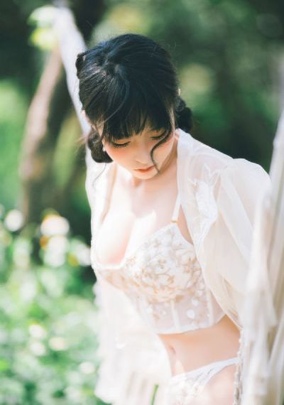 日本美女一区二区_高清神马在线观看